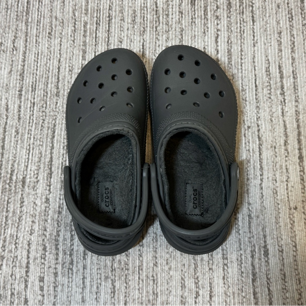 Crocs Classic Lined Clogs Gray Faux Fur | Size W6 M4